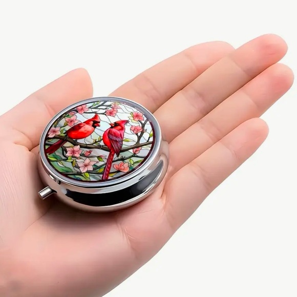 2 Cardinal Stained Glass Style Pill Box. 2" X .7” Three Compartments. NWOT - Picture 8 of 8